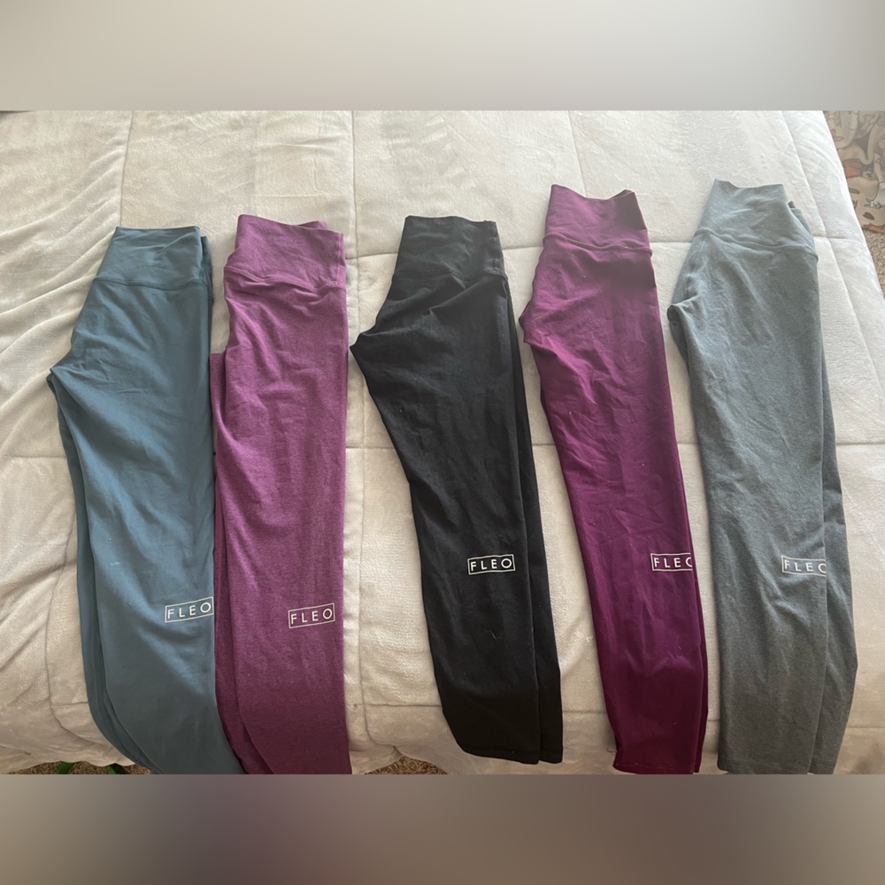 Fleo Stargazer Leggings - Medium 25” inseam - EUC